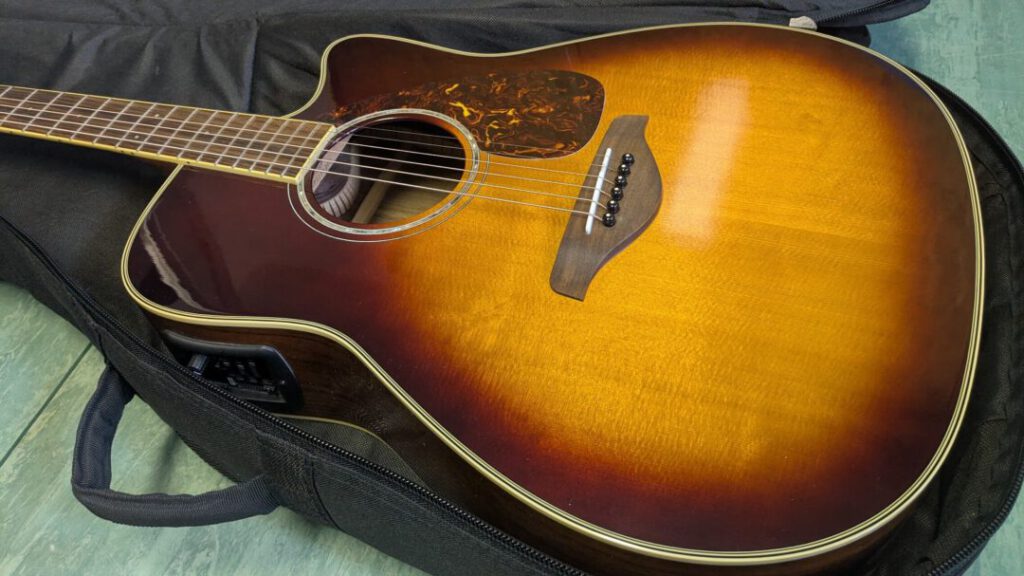 Günstige Akustikgitarren für unter 1000€ für Einsteiger und Fortgeschrittene